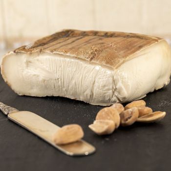 Olde Hudson -  Still a family business, Mr. Pietro Defendi's dairy farm began to turn the milk into fresh cheese and into typical local products in 1865. Bufaletto is one of the dairy's newest creations and sure to become a popular new addition. Enjoy thi